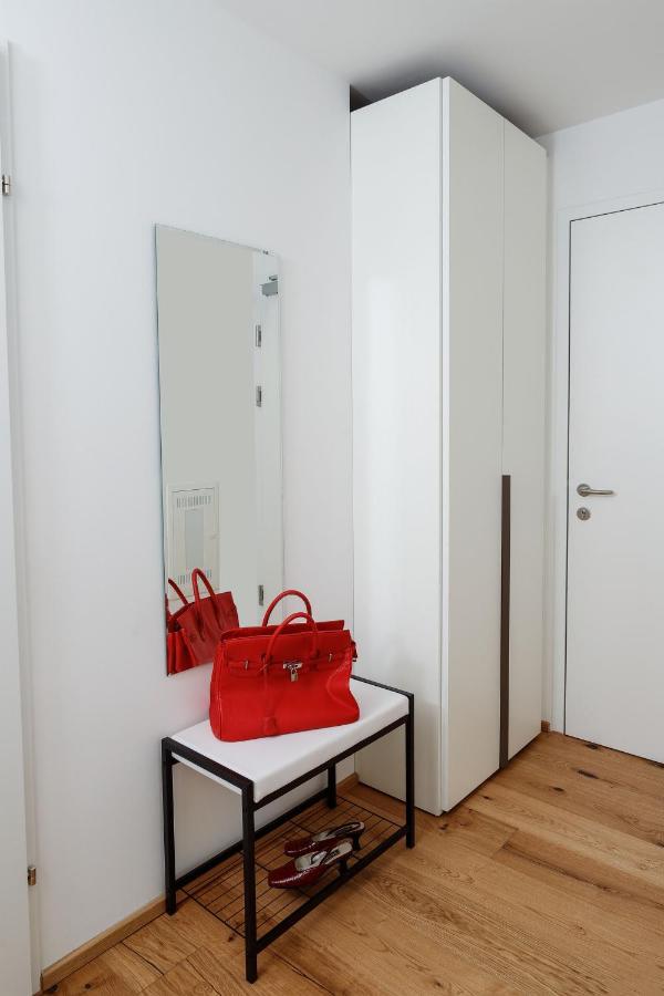 Triiiple Suites Level 21 Mit Balkon Und Tiefgarage Viena Exterior foto