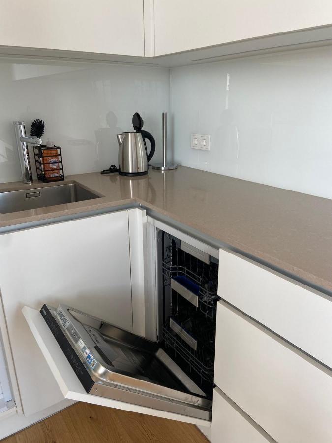 Triiiple Suites Level 21 Mit Balkon Und Tiefgarage Viena Exterior foto