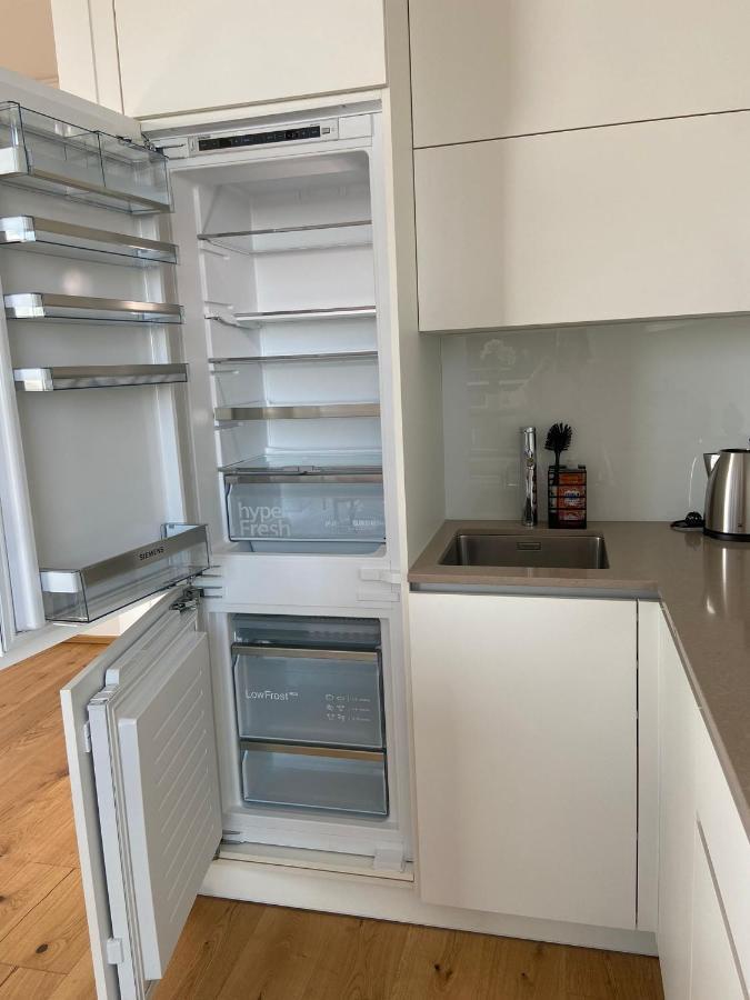 Triiiple Suites Level 21 Mit Balkon Und Tiefgarage Viena Exterior foto